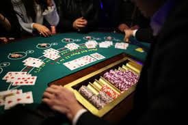 Dealer profesional slot500 di studio Live Roulette siap melayani Anda dengan antarmuka permainan yang responsif